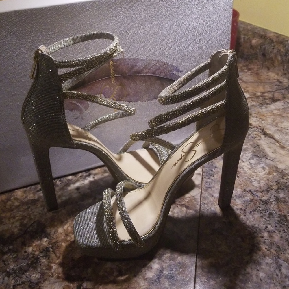 Shoes - Picture 4 of 4